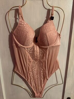 La SENZA Dusty Rose Lace Bodysuit